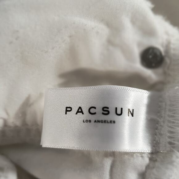 PacSun Embroidered Mini Skirt Women's Size 26 White Denim Fringe Hem Zip Front - Picture 12 of 16